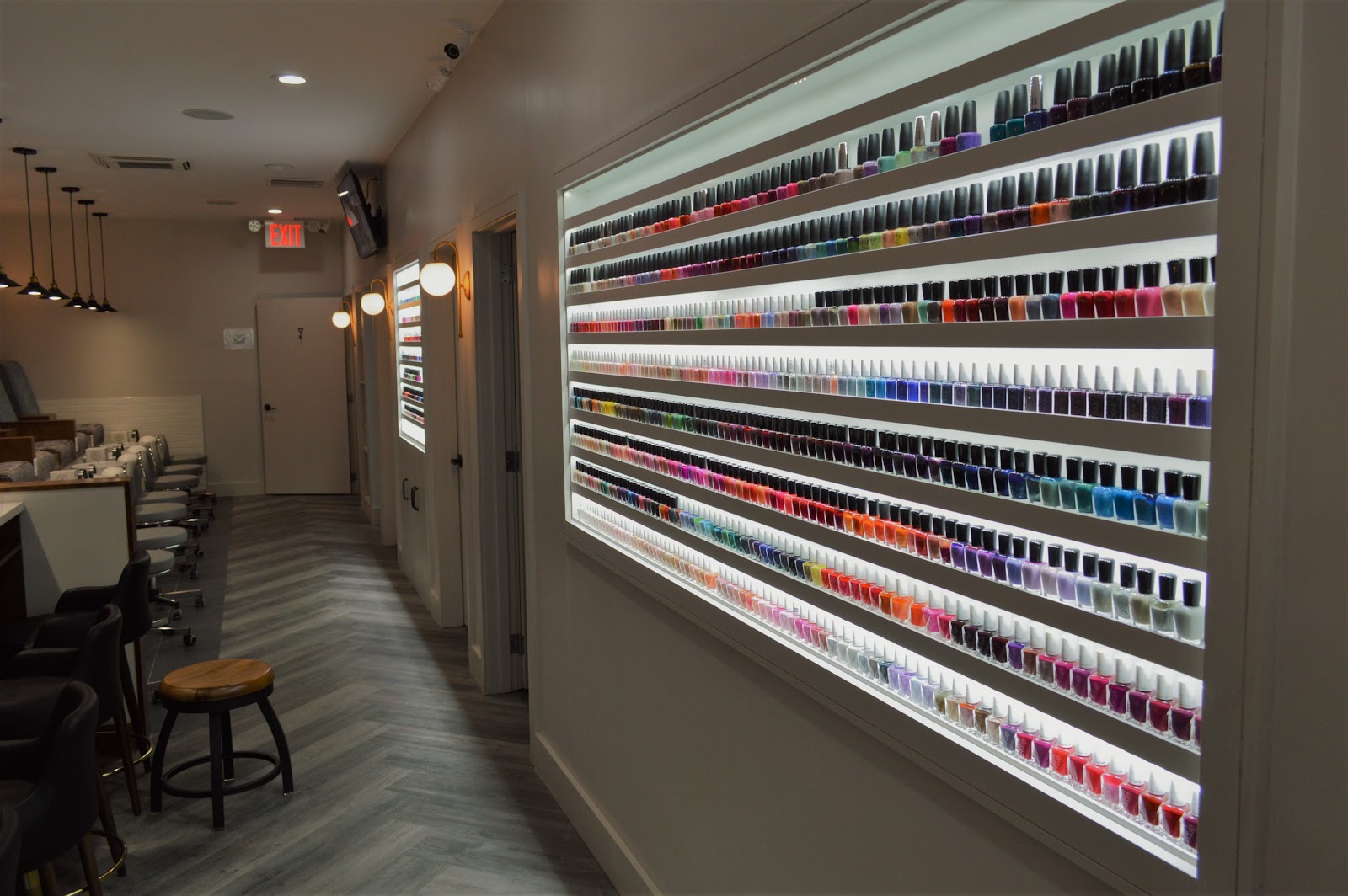 Wellzen Lounge South Slope nail photo 6